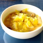 タールムビアンコ - 春キャベツのコンソメスープ