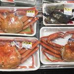 黒崎屋 - でっかいタグ付きのズワイガニ。
      
      そして活〆のウマヅラハギ。
      
      
      