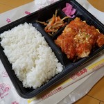 日本亭 - 料理写真:「ふんわり卵と唐揚のチリソース (530円)」