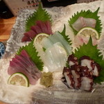 もも鐵 えん - 刺し盛り　かんぱちと鰹が・・