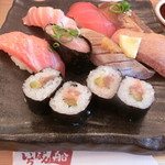 回転寿司いちばん船 - 大漁まぐろづくし。1,296円