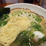 ラーメンたろう - 麺アップ