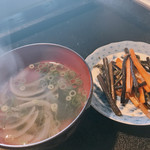 長屋門 桒はら - 味噌汁と蕨の醤油漬