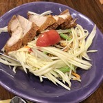 Nara Thai Cuisine - ソムタム ポークカツ乗せ