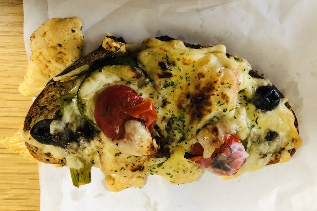 By 京極 万太郎 Marumeribread マルメリブレッド 甲子園口 パン 食べログ