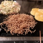 らい亭 - モダン焼き。見よう見まねで。大丈夫か！？