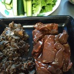 焼肉坂牛 - 味付け焼センマイとシンゾウ