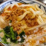 Marugame Seimen - タレがこぼれないように気をつけながらガシガシと混ぜていきます。