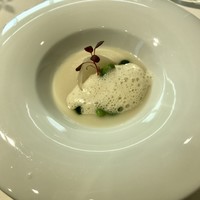 銀座 レストラン オザミ - 甘い玉葱とそら豆のソース