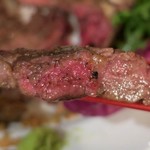 ブラーチェ・エ・ヴィーノ・ジジーノ - Tボーンの骨際の肉