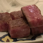 銀座うかい亭 - サーロインステーキ 新玉葱を添えて