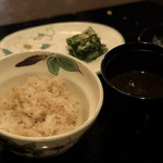 銀座うかい亭 - ガーリックライス お椀と香の物と共に