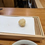 天婦羅 みやしろ - 白米の天ぷら　肝スープへ投入！
