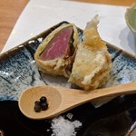 天婦羅 みやしろ - シャトーブリアンの天ぷら　生粒胡椒と岩塩