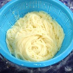 唐船峡 そうめん流し - そうめんは小豆島の島の光だそうです