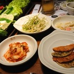 Born Ga - 1902_Bornga -本家- Blok M_付き出しだけで酒が飲めます。冗談じゃなくて。キムチ、キムチ、キムチ、チヂミと最高です！