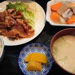 直寿司 - 生姜焼定食。ごはんがすすみ過ぎる味。