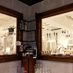 リパブリュー - 店内の醸造設備では次々と醸造が進んでいます