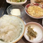 中国家庭料理 福林 - ご飯てんこ盛りをお代わりするの〜‹‹\( ´ω`)/››~♪