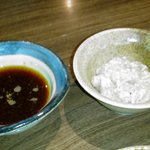 Shichirinaguraya - つきだし　鶏の煮たもの　※少し凝ってます
