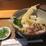 うどん屋 ろっか - エビ天揚げ餅ぶっかけうどん  770円