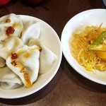 陳家私菜 - 水餃子、春雨サラダ
