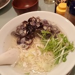 麺八 - スープすっきりのしじみラーメン