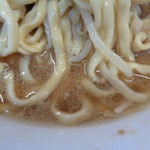 ラーメン二郎 - 非乳化スープ
