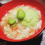 Yamasuke - そら豆クリームと生湯葉の蟹餡かけ　この時期ならではのそら豆。甘みと香りが素敵。