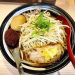 拉麺大公 - 焼き味噌 ※追加トッピング多数(赤いのが辛しにんにく)