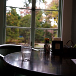 大正浪漫喫茶室 - 高級感ある静かな空間。