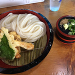 うどんや まるちゃん - ミックスざる天の大盛り1200円です