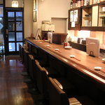 楽酒楽肴　越冬 - 店内カウンター席