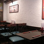 楽酒楽肴　越冬 - 店内テーブル席