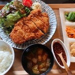 Sankai Daidokoro Yomogian - とんかつ定食