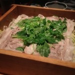 百酒練磨 天下ばし - 豚のせいろ蒸しです。