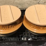 黒崎屋 - さーーーココからが本日のメーンエベント！！！
      
      婆ちゃんが買ってきた峠の釜飯の器で白飯を炊く！！！
      
      
      すっぽり収まる五徳作ろうかな？？？
      
      