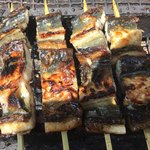 黒崎屋 - 皮目がいい感じ！！！
      
      理想は中ふわっと焼き目パリッと皮目バリ。
      
      
      