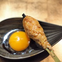 銀座かしわ - "つくね　～比内地鶏の卵黄添え～"