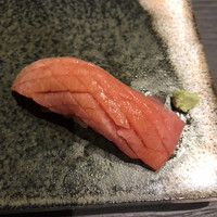 鮨 ふくじゅ - おまかせ握りコース１５０００円（サービス料・税別）中トロ。普通に美味しかったです(^｡^)