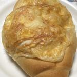 CAFE NARD - マリボーチーズの塩バターパン＠150円