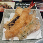 天丼てんや - セットの天ぷら、海老、イカ、インゲン、ナス