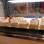 プティ・グラン - ショーケース