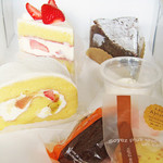 プティ・グラン - ガトーセゾン(苺)、クラシックショコラ、フルーツロール　10年5月　