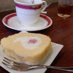 夢や - いちごのロールケーキ