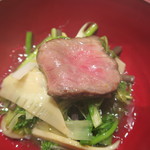 傳 - 牛肉、山菜