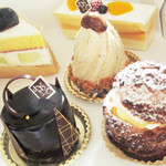 プティ・グラン - ガトーセゾン(多分)、シャンパンが入っている長方形(名前忘れた)、モンブラン、ロワイヤルショコラ、グランシュー　11年10月