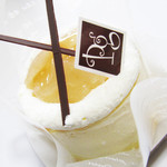 プティ・グラン - ポタート。　リンゴ(王林)のハチミツ煮が上に。