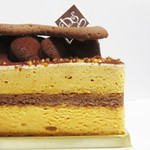 プティ・グラン - モードキャラメル。カラメルムースの上に風味豊かなガナッシュ。