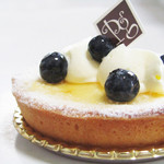 プティ・グラン - タルトフロマージュ。バターの風味がするクリームチーズ。